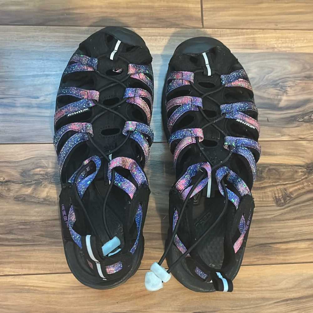 Women’s Glow in the Dark Keens